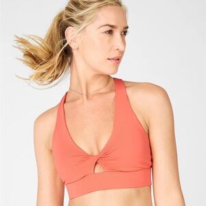 Fabletics Oasis Twist Sports Bra